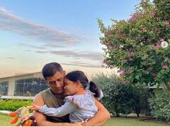 बेटी जीवा को गले लगाए महेन्द्र सिंह धोनी की फोटो सोशल मीडिया पर हुई वायरल, देखें खूबसूरत तस्वीरें