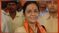 West Bengal Election 2021: নেই 'বৈধ সচিত্র', প্রার্থীর পরিচয়ে ভোট নয়, মীনাদেবী পুরোহিতকে সাফ জানালেন প্রিসাইডিং অফিসার