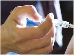 वैक्सीन लगवा चुके 65 और उससे ज्यादा उम्र वालों को अस्पताल में भर्ती होने खतरा कम