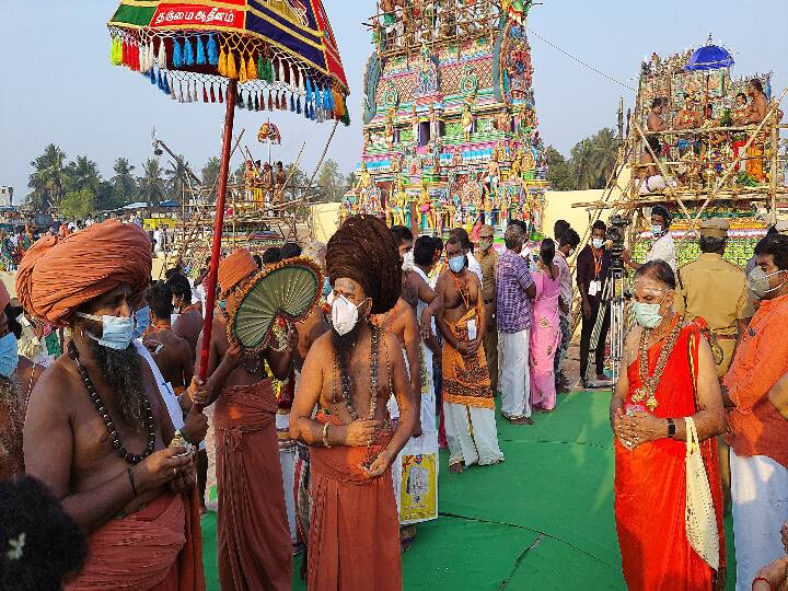 ஆகவிதிப்படி நடைபெறும் கும்பாபிஷேகப் பணிகளை பார்வையிட வந்த ஆன்மிகப் பொரியோர்
