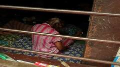 Kolkata: কালীঘাটে বাড়িতে দু’দিন ধরে মুমুর্ষু অবস্থায় পড়ে রইলেন সত্তরোর্ধ্ব নিঃসন্তান দম্পতি, পুলিশের সহায়তায় ভর্তি হাসপাতালে