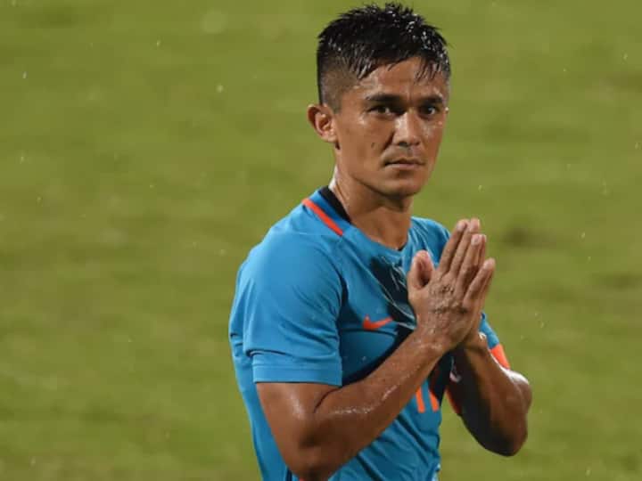 India Football Captain Sunil Chhetri's Heart-Warming Gesture For 'Real-Life Heroes' To Help Covid-19 Affected Citizens Sunil Chhetri's Heart-Warming Gesture For 'Real-Life Heroes' To Help Covid-19 Affected Citizens