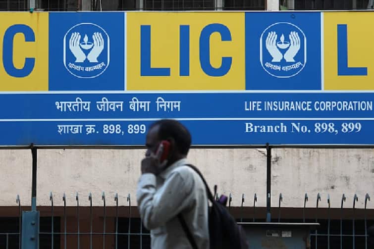Bumper profit to LIC, increased by 466% to Rs 13428 crore, investors happy by giving dividend LICનો બમ્પર નફો, 466% વધીને 13428 કરોડ રૂપિયા થયો, રોકાણકારો ડિવિડન્ડ આપીને કર્યા ખુશ