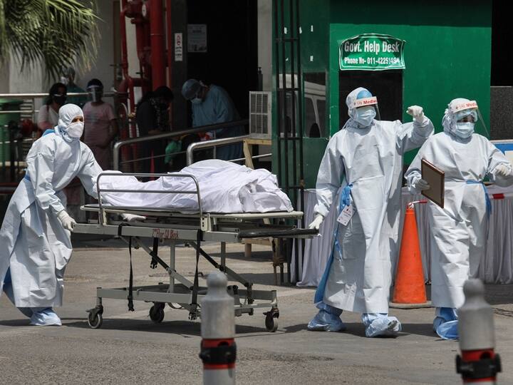 Covid Surge: 10 More Dead In Noida, 4 In Ghaziabad; Nearly 2,000 Patients Discharged Covid Surge: 10 More Dead In Noida, 4 In Ghaziabad; Nearly 2,000 Patients Discharged