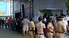 Vaccination : लसीकरणासाठी अंधेरीतील सेव्हन हिल्स रुग्णालयात नागरिकांचा गोंधळ, रुग्णवाहिकाही अडकली