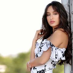 Nora Fatehi की इन तस्वीरों को देखकर कहेंगे 'Wow', नजर हटाने को नहीं करेगा दिल