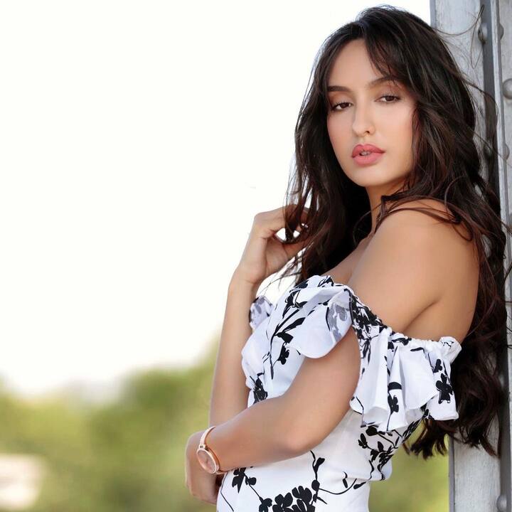 नोरा फतेही, जिनकी खूबसूरती उनकी पहचान है तो डांस उनकी शान. जिनके बारे में हम क्या कहें. उनकी तस्वीरें सब कुछ खुद ही बयां कर देती हैं. आइए दिखाते हैं उनकी कुछ बेहतरीन तस्वीरें. (फोटो - सोशल मीडिया)