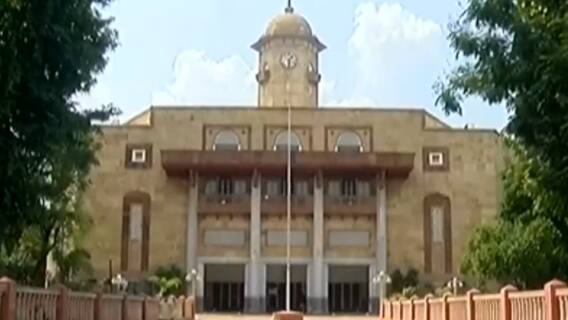 રાજ્યમાં શાળા-કોલેજ બાદ યુનિવર્સિટીમાં પણ ઉનાળુ વેકેશન, 1 મે થી 5 જૂન સુધીનું રહશે વેકેશન