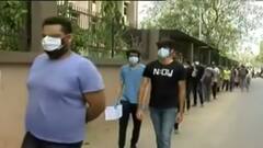 ગાંધીનગરમાં વેક્સિન લેવા માટે યુવાનોમાં ભારે ઉત્સાહ, અલગ અલગ કેન્દ્ર પર લાગી લાઈન