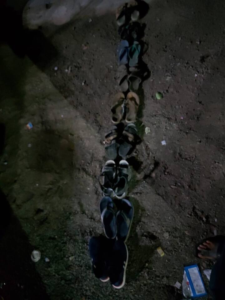 જસદણમાં એક જ પ્રાઇવેટ સિટી સ્કેન મશીન હોવાથી આજુબાજુના ગામડાંના લોકો રાત્રે જ બુટ ચપ્પલની લાઇનો લગાવી દે છે.