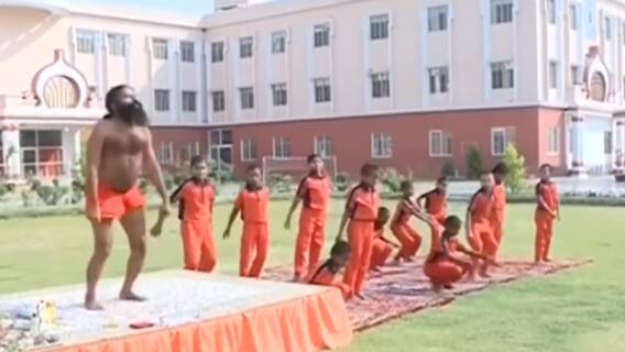 યોગગુરુ બાબા રામદેવે કોરોના સંક્રમણથી દૂર રેહવા યોગાસનના આપ્યા અકસીર ઉપાય