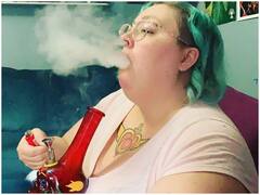 Covid-19 Vaccine: क्या स्मोकिंग से वैक्सीन का असर हो जाता है कम? जानिए अहम बात