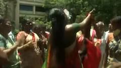 Kerala Election Results 2021: रुझानों में लेफ्ट को बहुमत, कार्यकर्ताओं में जश्न का माहौल