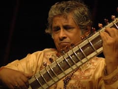 दिग्गज सितारवादक देवब्रत चौधरी का हुआ निधन, कोरोना संक्रमण के बाद वेंटिलेटर पर पड़ा दिल का दौरा