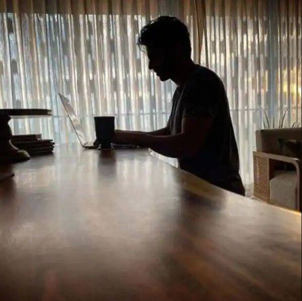 विवेक वर्कआउट पर भी पूरा ध्यान दे रहे हैं. विवेक के लिए फिटनेस हमेशा टॉप लिस्ट में रहती हैं. इस   बार भी कुछ ऐसा ही देखने को मिल रहा है.