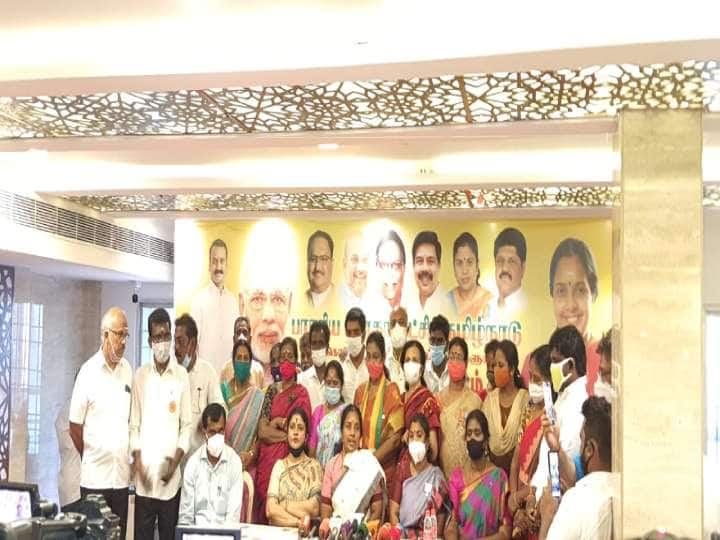 Election Results 2021 Tamil Nadu BJP Candidate Vanathi srinivasan leading in Coiambatore South TN Election 2021 : கோயம்பத்தூர் தெற்கு தொகுதியில் வானதி சீனிவாசன் முன்னிலை