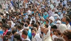 UP Panchayat Elections- ਹਾਥਰਸ 'ਚ ਸੋਸ਼ਲ ਡਿਸਟੈਂਸਿੰਗ ਦੀਆਂ ਧੱਜੀਆਂ, ਪੁਲਿਸ ਵੱਲੋਂ ਲਾਠੀਚਾਰਜ