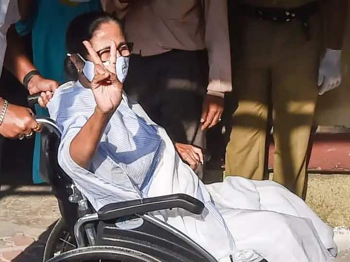 पश्चिम बंगाल: TMC का साथ छोड़ बीजेपी में शामिल होने वाले अधिकतर उम्मीदवारों को मिली हार West Bengal Most of the candidates who joined the BJP lost the hand of TMC पश्चिम बंगाल: TMC का साथ छोड़ बीजेपी में शामिल होने वाले अधिकतर उम्मीदवारों को मिली हार