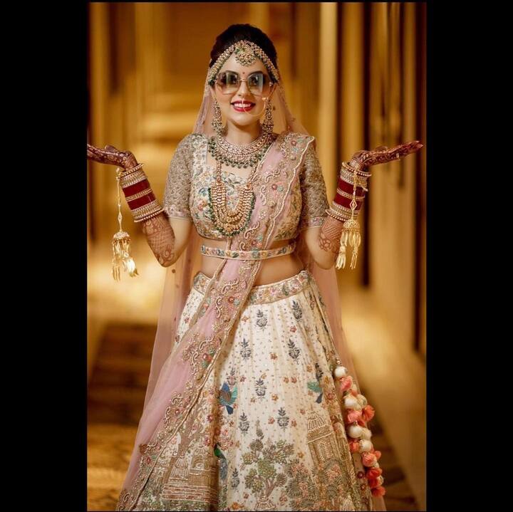 Both Sugandha and Sanket have been sharing glimpses of their wedding on social media. Recently, Sugandha shared some unseen moments from the wedding on her Instagram. (Image courtesy - @sugandhamishra23/Instagram)