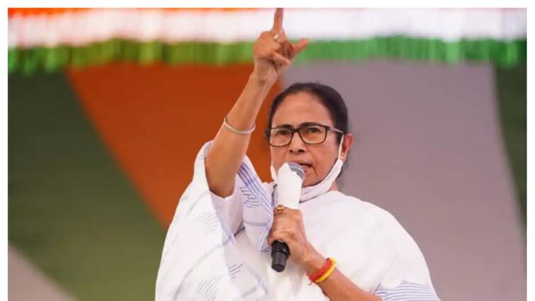 WB Polls: Sena Calls Mamata 'Tigress Of Bengal' As TMC Leads WB Polls: Sena Calls Mamata 'Tigress Of Bengal' As TMC Leads