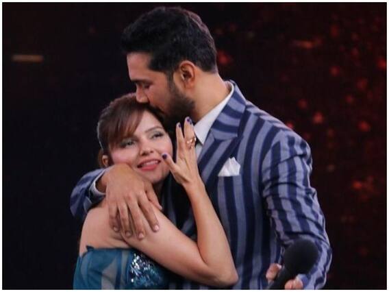 कोरोना पॉजिटीव होने के बाद Rubina Dilaik ने शिमला में किया खुद को क्वारंटीन, पति Abhinav Shukla ने दी जानकारी कोरोना पॉजिटीव होने के बाद Rubina Dilaik ने शिमला में किया खुद को क्वारंटीन, पति Abhinav Shukla ने दी जानकारी