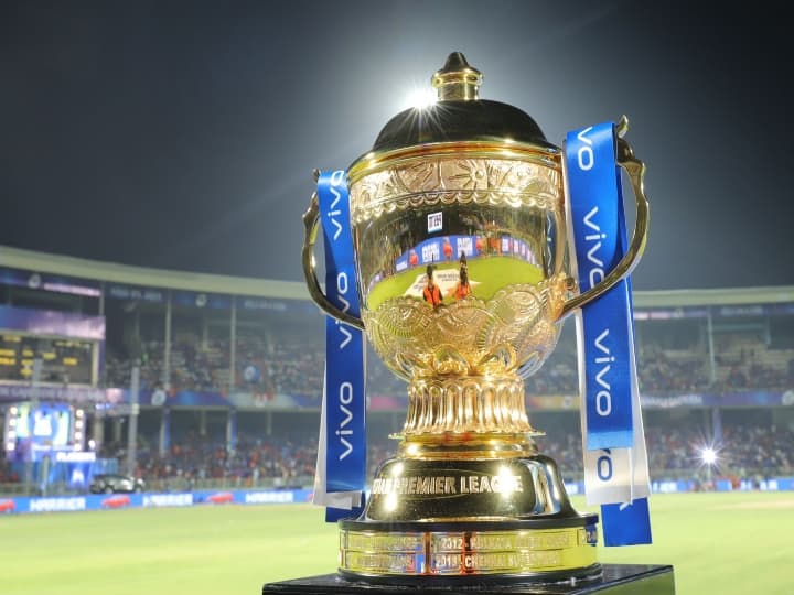 IPL 2021 BCCI Relocate Remaining Matches In Mumbai Amid Covid Concerns Indian Premier League CSK KKR Covid positive IPL 2021: BCCI Mulling To Relocate Remaining Matches In Mumbai Amid Covid Concerns; Finale Likely To Get Delayed