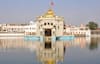 ਪੰਜਾਬ 'ਚ 6 ਵਜੇ ਧਾਰਮਿਕ ਸਥਾਨ ਬੰਦ ਕਰਨ ਦੇ ਆਦੇਸ਼, ਪਰ ਦੁਰਗਿਆਣਾ ਮੰਦਰ 'ਚ ਪਾਬੰਦੀਆਂ ਦੀ ਉਲੰਘਣਾ