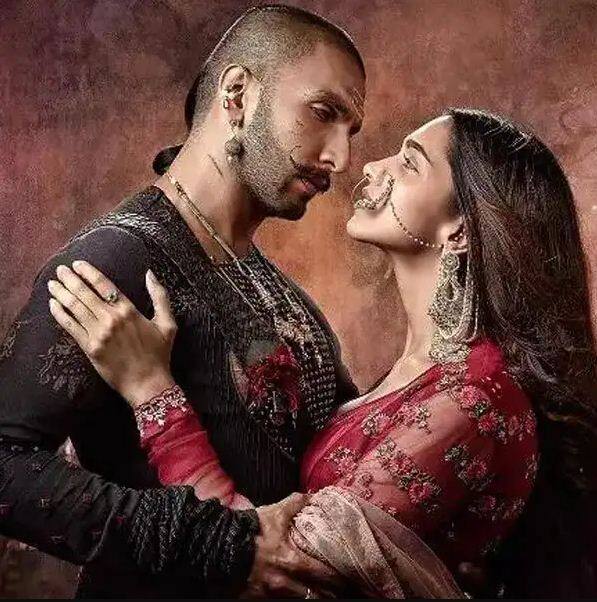 ये एक और ब्लॉकबस्टर मूवी है जिसमें कटरीना कैफ को होना चाहिए था क्योंकि इसको लेकर पहले उनसे ही संपर्क किया गया था, लेकिन उनके मना करने के बाद इसे दीपिका पादुकोण को दे दिया गया था.