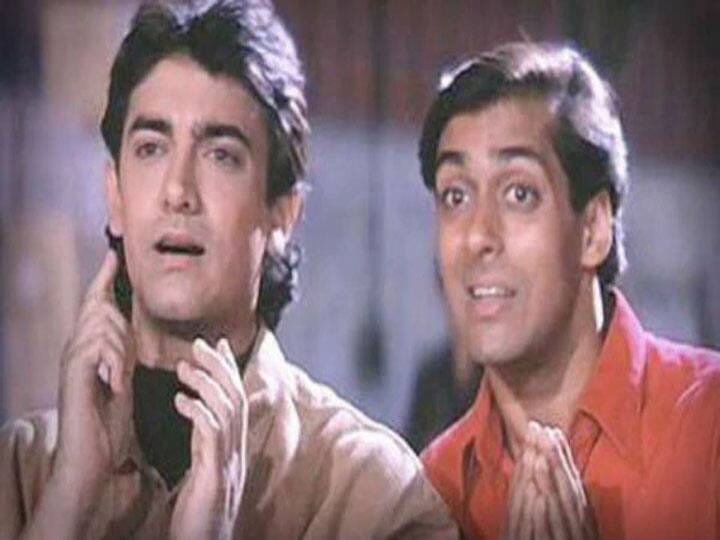 Andaz Apna Apna: आमिर खान और सलमान खान की इस फिल्म में जबरदस्त कॉमेडी का तड़का था. उस पर क्राइम मास्टर गोगो का शैतानी दिमाग. पर्दे पर तो इस फिल्म का जादू कुछ खास नहीं चला लेकिन 90 के दशक की ये फिल्म आज की पीढ़ी की भी फेवरेट हैं. आज ये बेस्ट कॉमेडी फिल्मों की लिस्ट में शुमार है. (फोटो - सोशल मीडिया)