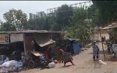 Vadodara: અકોટામાં જૂની અદાવતને લઈ તીક્ષ્ણ હથિયારો સાથે બે જુથ વચ્ચે થઈ મારામારી, જુઓ વીડિયો