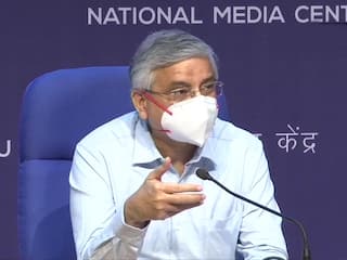 how dangerous is ct scan to detect corona virus aiims director randeep guleria explains  કોરોના સંક્રમણ દરમિયાન CT-Scan  કરાવવું કેટલું ખતરનાક ? એઈમ્સના ડાયરેક્ટર રણદીપ ગુલેરિયાએ આપી માહિતી