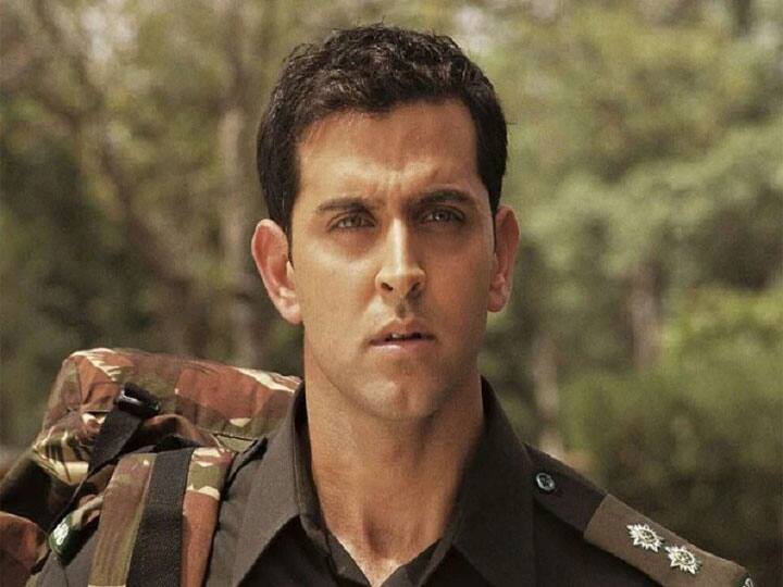Lakshya: ऋतिक रोशन की लक्ष्य खासतौर से युवाओं को प्रेरित करने वाली फिल्म थी. जिसे शुरुआत में कोई खास पसंद नहीं किया गया था लेकिन कुछ समय बाद इस फिल्म को दर्शकों का प्यार मिला और इसे ऋतिक की बेहतरीन फिल्मों में शामि किया जाता है. (फोटो - सोशल मीडिया)