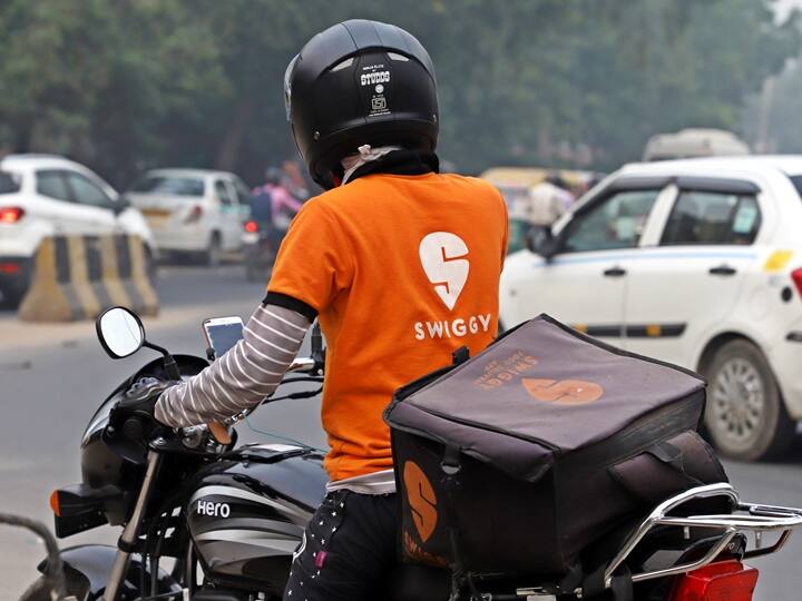 GST Council Meeting Zomato,Swiggy Food Delivery platform to pay 5 per cent GST Tax GST Council Meeting: ஸ்விகி- ஜோமேடோ மீது 5% ஜிஎஸ்டி வரி - உணவுப் பொருட்களின் விலை உயருமா?