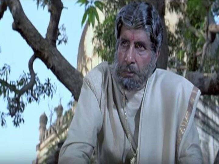Sooryavansham: अमिताभ बच्चन के डबल रोल वाली ये फिल्म सिनेमाघरों में भले ही फ्लॉप रही हो लेकिन टीवी पर इस फिल्म की लोकप्रियता का अंदाजा इसी बात से लगाया जा सकता है कि जब भी ये फिल्म आती है तो लोग इसे जरूर देखते हैं. (फोटो - सोशल मीडिया)