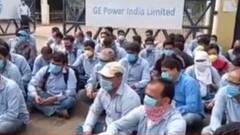 Lay off Employees: 'অর্ডার কম', দুর্গাপুরের বেসরকারি কারখানায় ছাঁটাই প্রায় ২০০ ঠিকা শ্রমিক, বিক্ষোভ