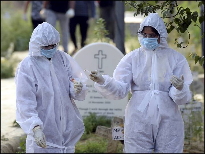 दिल्ली में गिर रहा है कोरोना संक्रमण का ग्राफ, पिछले 24 घंटों में 17,364 मामले, 332 की गई जान Delhi reports 17,364 new COVID19 cases and 332 deaths in the last 24 hours दिल्ली में गिर रहा है कोरोना संक्रमण का ग्राफ, पिछले 24 घंटों में 17,364 मामले, 332 की गई जान