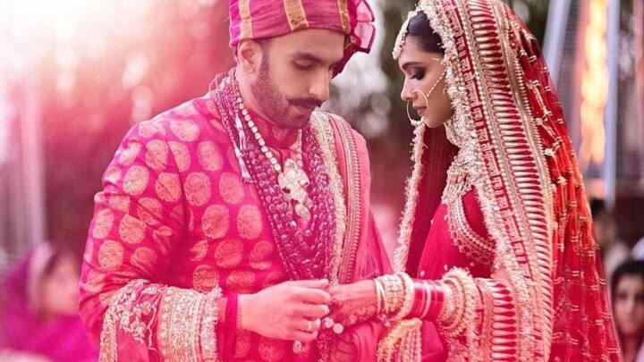 दीपिका ने कहा था कि शादी के दौरान जब मांग में सिंदूर भरने वाली रस्म हुई थी तो वो लम्हा वो भूल नहीं सकती हैं. दीपिका ने कहा था, 'जब सिंदूर वाली रस्म हुई तो वो मोमेंट बेहद खास था. आप दूसरों की शादी में या फिल्मों में वो मौका देखते हो लेकिन जब खुद के साथ वो लम्हा घटता है तो बेशक बहुत ही अच्छा लगता है.'
