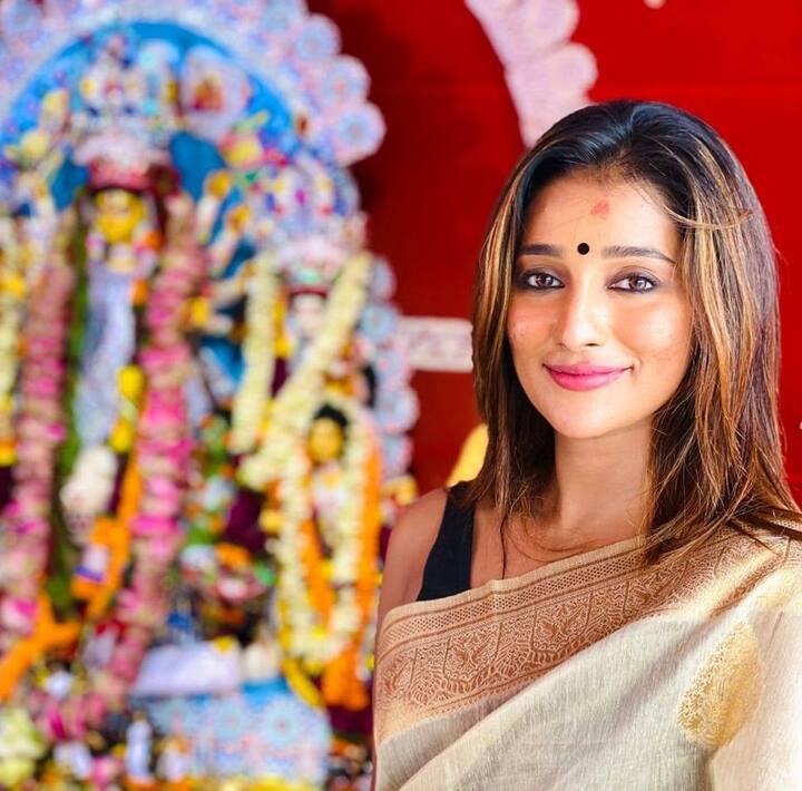 বাঁকুড়ার তৃণমূল প্রার্থী সায়ন্তিকা বন্দ্যোপাধ্যায়। নির্বাচনে পরাজিত হয়েও বাঁকুড়ার মানুষের পাশে থাকার আশ্বাস দিয়েছেন সায়ন্তিকা। আজ সোশ্যাল মিডিয়ায় পোস্ট করে তিনি লিখেছেন, 'সুখে দুঃখে বাঁকুড়ার মানুষদের পাশে থাকব।