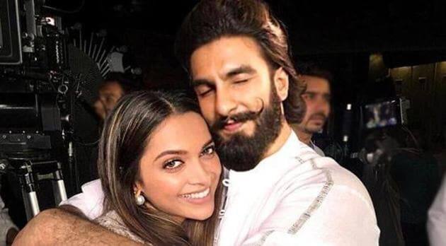 इस इंटरव्यू में दीपिका से पूछा गया कि क्या वो और रणवीर शादी के बाद नो किसिंग पॉलिसी अपनाएंगे और बड़े पर्दे पर किसी और को-स्टार को किस करते नहीं दिखेंगे तो उन्होंने कहा, 'बिलकुल नहीं, क्या हम पचास साल पीछे चले गए हैं, नहीं ऐसा बिलकुल नहीं होगा.'
