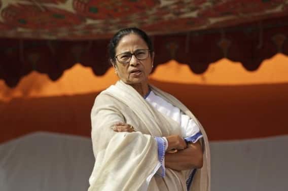 पश्चिम बंगाल जाने वााले रेल यात्रियों के पास RT-PCR निगेटिव रिपोर्ट होना जरूरी, ममता सरकार ने किया एलान पश्चिम बंगाल जाने वााले रेल यात्रियों के पास RT-PCR निगेटिव रिपोर्ट होना जरूरी, ममता सरकार ने किया एलान