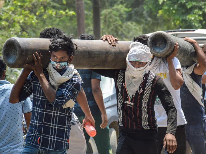 Blast At Oxygen Refiling Plant In Lucknow Leaves 3 Dead, 5 Injured Blast At Oxygen Refiling Plant In Lucknow Leaves 3 Dead, 5 Injured