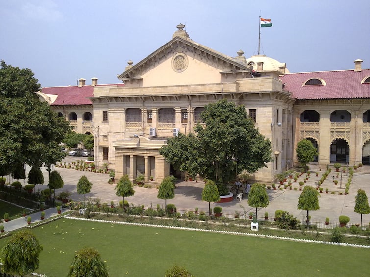 prayagraj news High Court imposed a fine 50 thousand on Allahabad University ann Allahabad University पर लगा 50 हजार का जुर्माना, हाईकोर्ट ने इस मामले में सुनाया फैसला