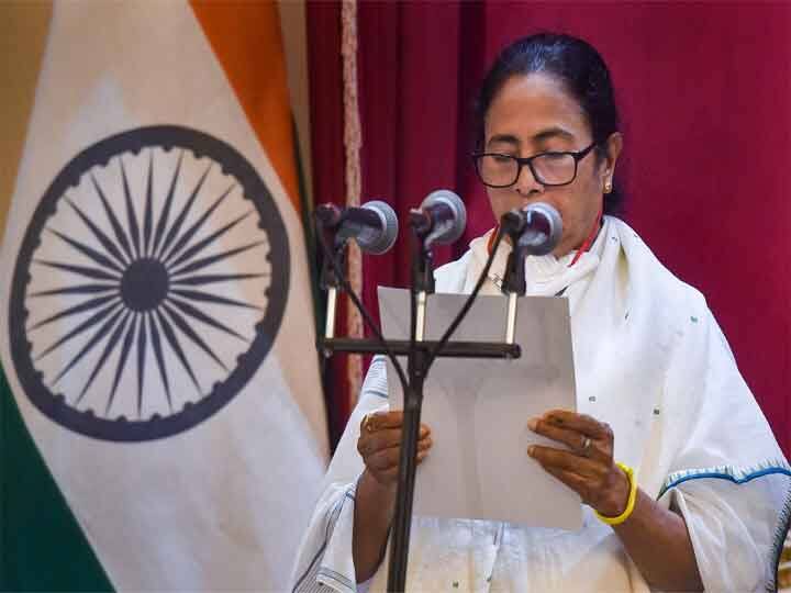 west bengal Mamata Banerjee sworn in as CM for the third time A look at her political career तीसरी बार बंगाल की सीएम बनीं ममता बनर्जी, एक नजर उनके राजनीतिक सफर पर