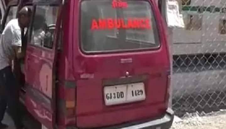 Rajkot : Farukbhai modan free ambulance service to corona patients in Jetpur Rajkot: બ્લડ કેન્સરથી પિડાતા સજ્જને પુત્ર સાથે મળીને કોરોનાના 50થી વધુ દર્દીના બચાવ્યા જીવ, ફોન આવે કે તરત પહોંચી જાય છે ને......