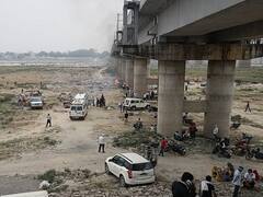 फाफामऊ श्मशान घाट पर आपदा को अवसर बनाने में लगे हैं लोग, पुलिस ने की सख्त कार्रवाई