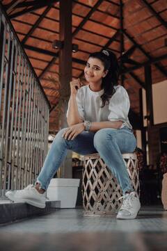 மனசெல்லாம் கண்ணாடி, உதைக்காத பந்தாடி, வதைக்காத கண்ணே கண்மணியே - ஐஷ்வர்யா ராஜேஷ் க்ளிக்ஸ்..