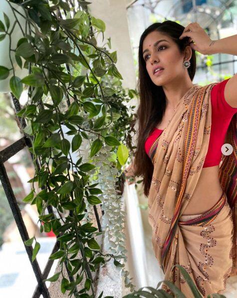 ईशिता के फैन्स उनकी फिटनेस को लेकर भी सवाल कर रहे हैं क्योंकि इन तस्वीरों में उनकी फिटनेस और खूबसूरती का कोई जवाब नहीं.