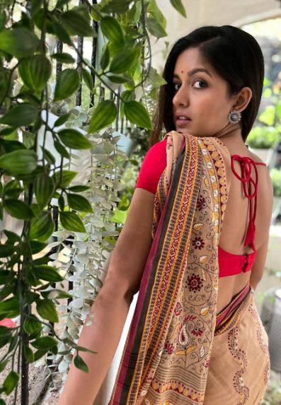 ईशिता बॉलीवुड फिल्म दृश्यम में भी नजर आ चुकी हैं. इसमें उन्होंने अजय देवगन के साथ काम किया था और उनकी एक्टिंग को भी खूब सराहा गया था.