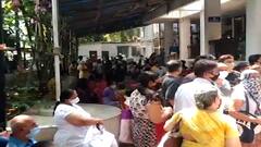 Mumbai Vaccination | मुलुंडच्या वीर सावरकर रुग्णालयात गर्दी, प्रशासनाची तारांबळ