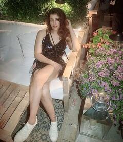 बेहद खूबसूरत हैं कृति सैनन की बहन Nupur Sanon, अक्षय कुमार के साथ 'फिलहाल' सॉन्ग में आ चुकी हैं नजर